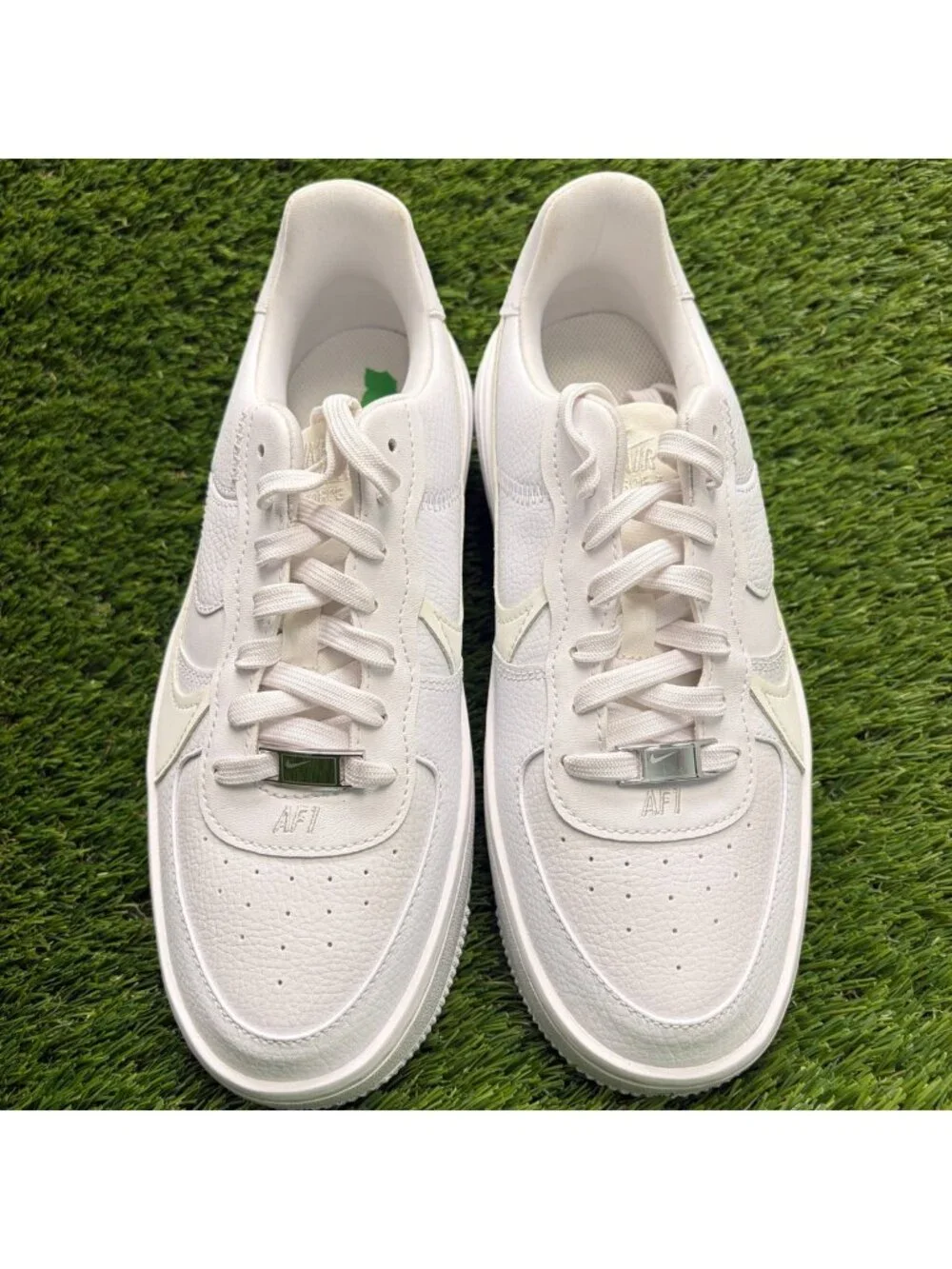 Nike please review